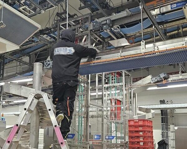 KUMA Team KUMA - Mitarbeiter bei der Arbeit